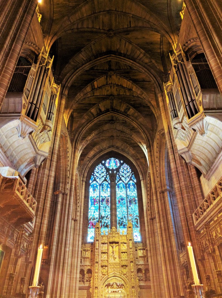 Natter with Sawyer - Liverpool Cathedral (Inside)